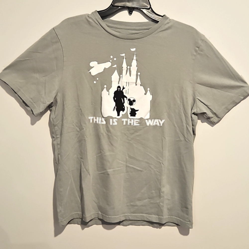 'This Is The Way' Star Wars Mandalotian Castle Short Sleeve Grsphic Tee Med.